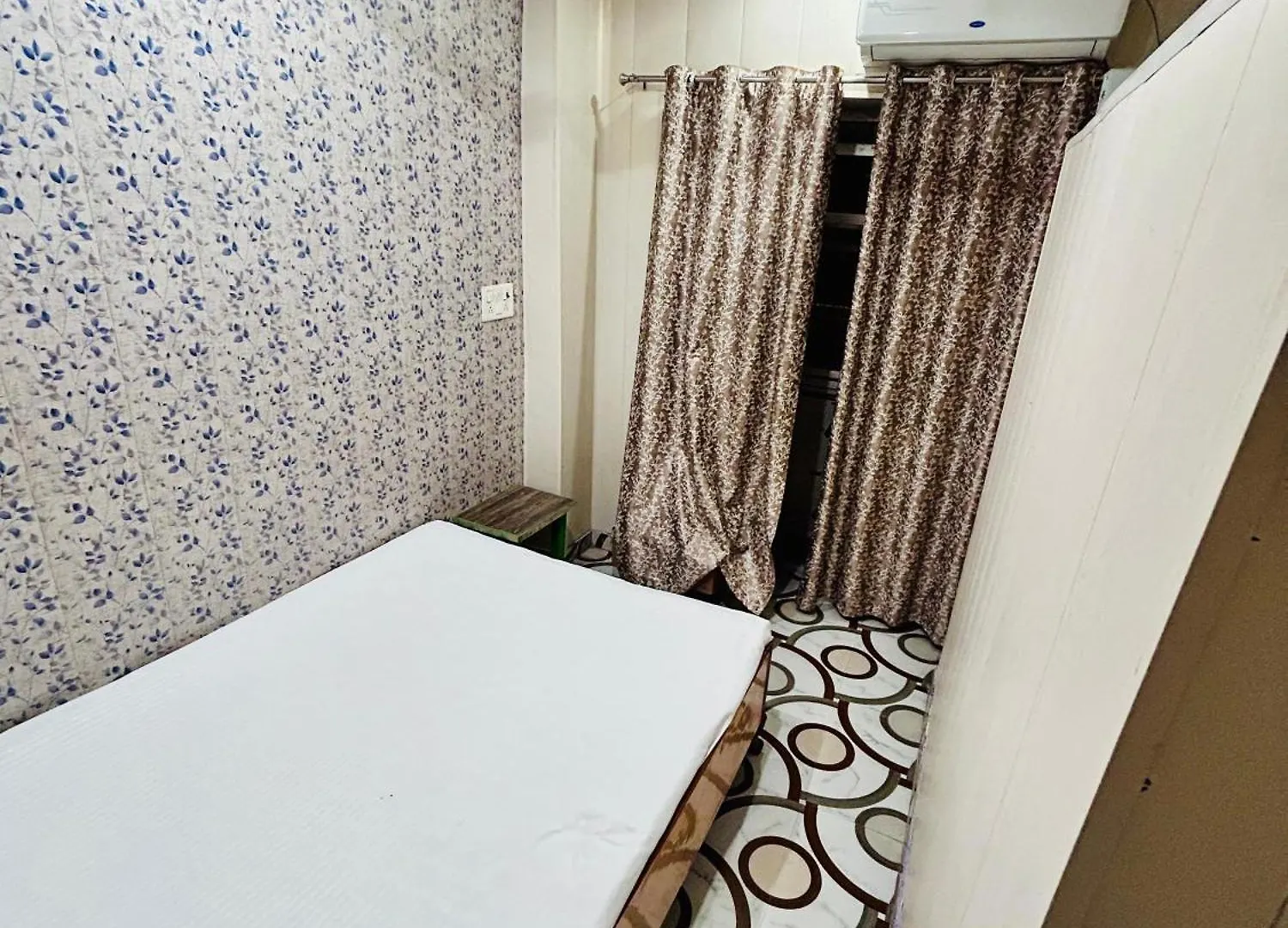 Bed & Breakfast Gayatri Paying Guest House Varanasi India